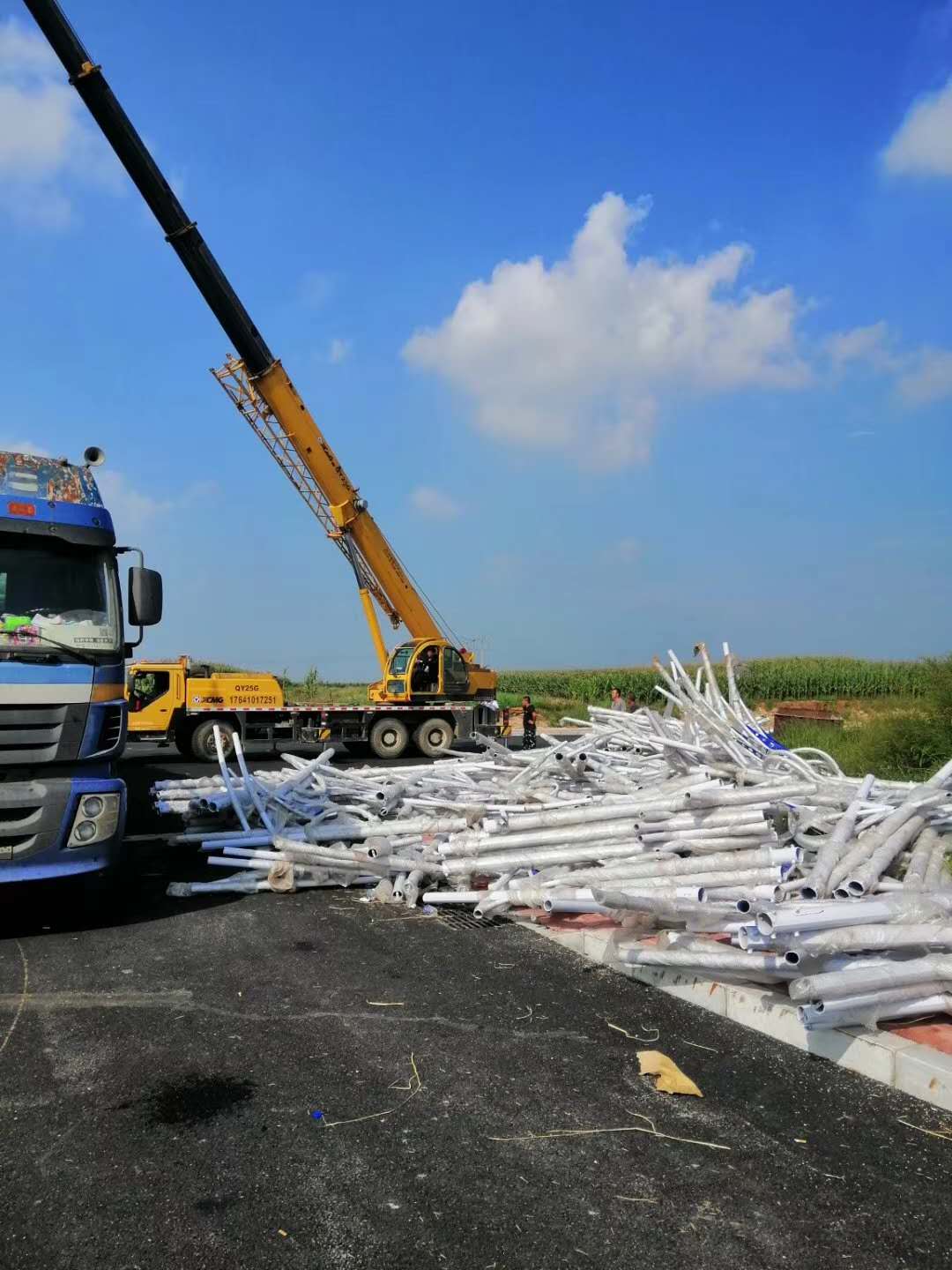 新建道路太陽能路燈安裝